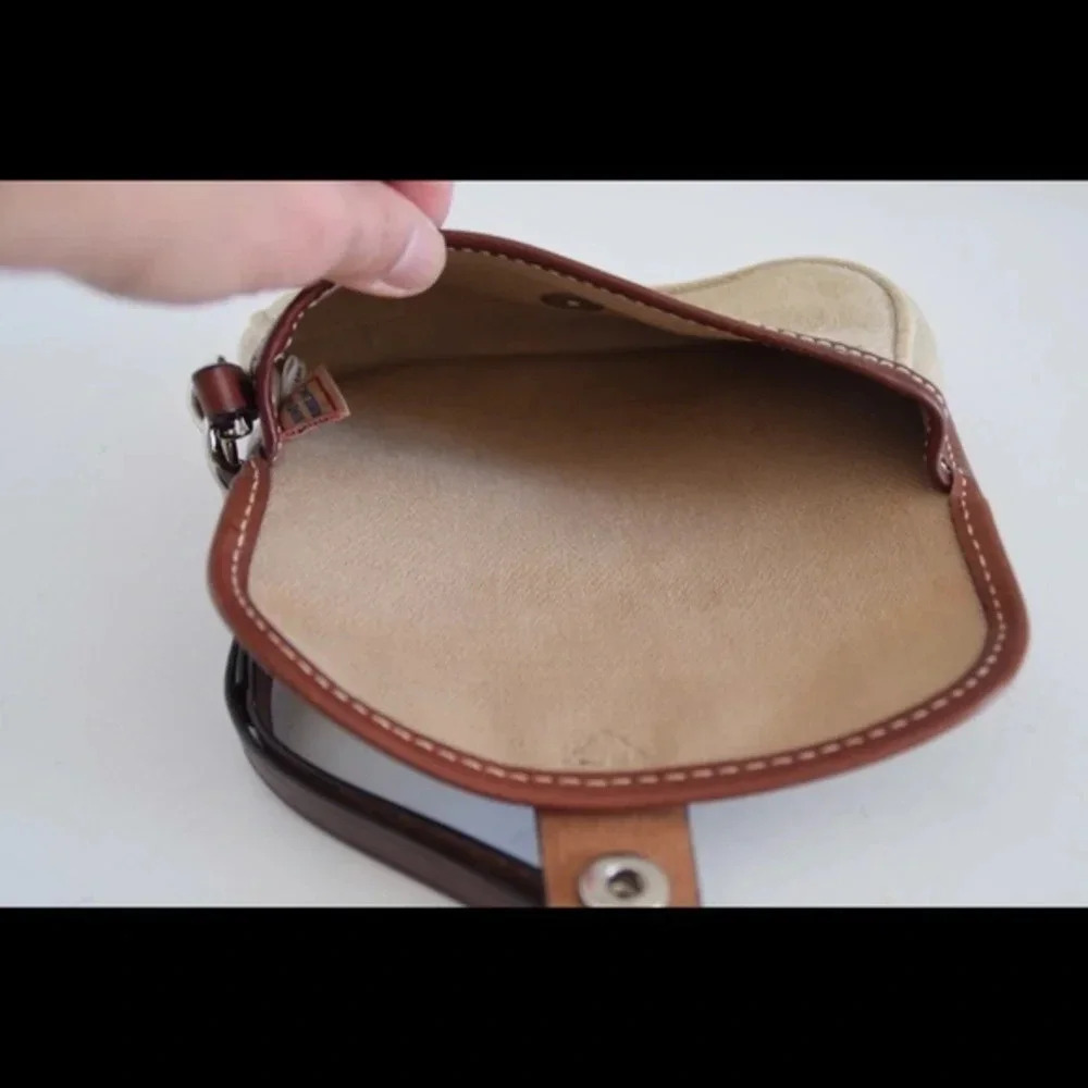 Dooney & Bourke wristlet/coin purse - Picture 2 of 4